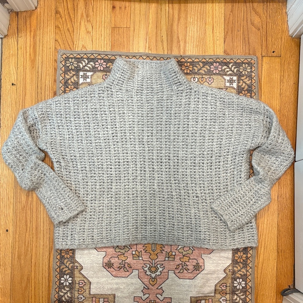 ✨ AERIE ✨ Gray Wool Alpaca Blend Cozy Chunky Turtleneck Sweater Size Small Flaw